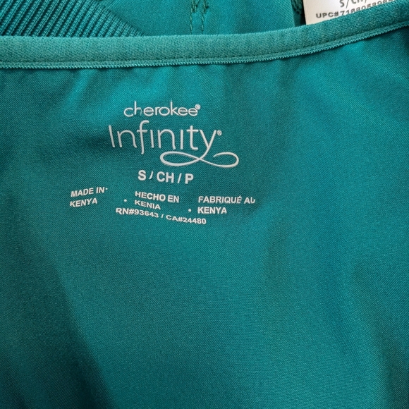 Cherokee Women's scrub top - Picture 5 of 5